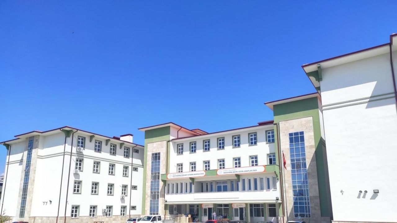 Okul tabelalarının değiştirilmesi