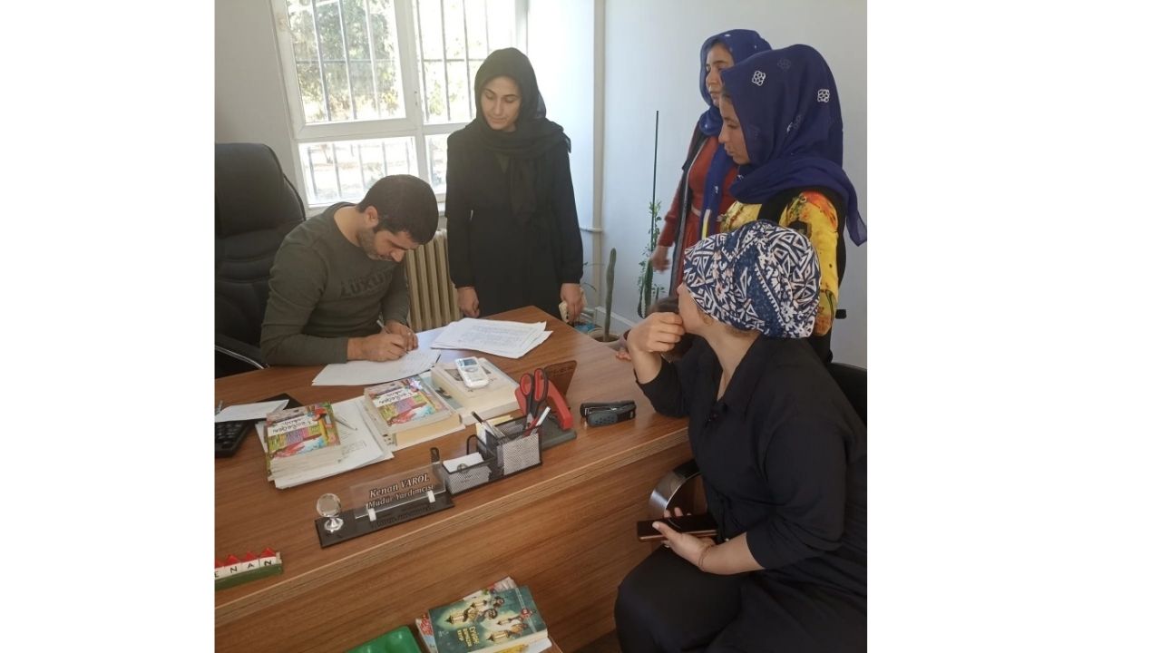 Hürriyet İlkokulunda Anne Yaşar ve Yaşatır Kitap Okuma Yarışması